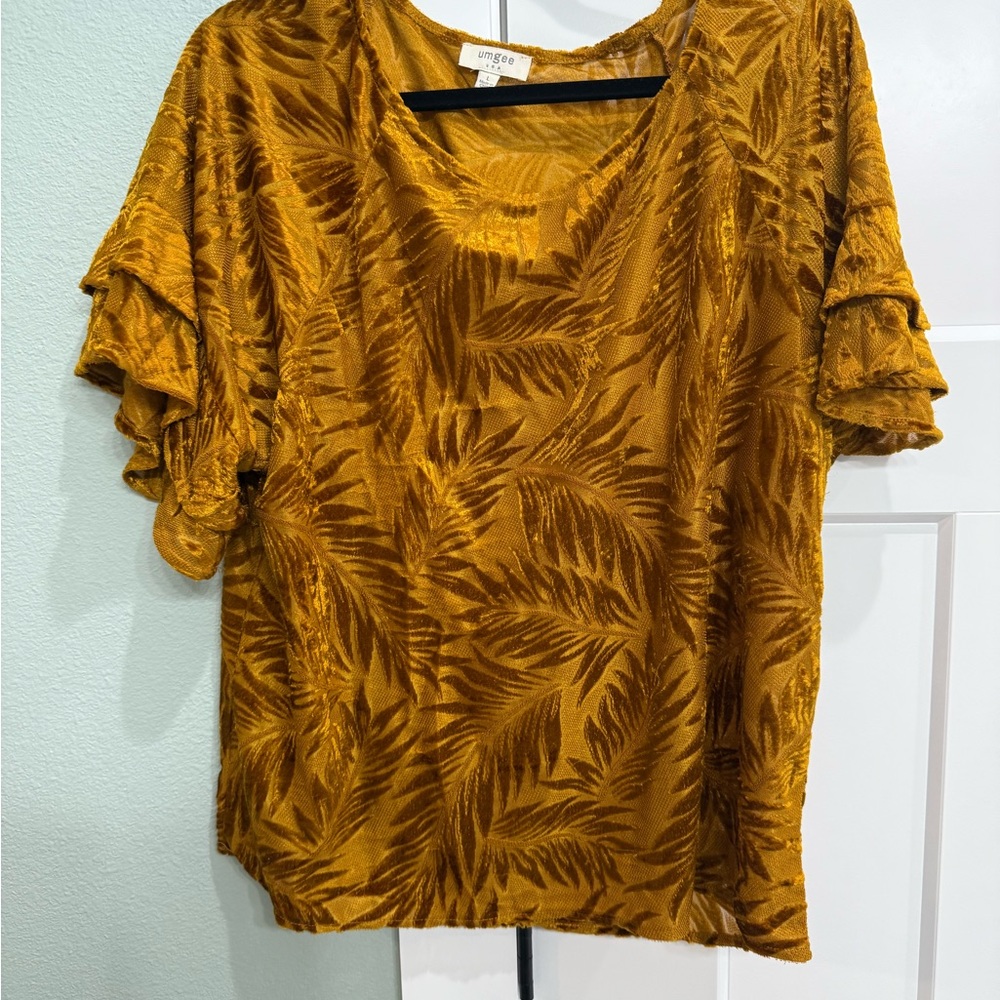 Umgee Mustard Leaf Print Blouse